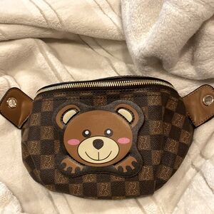 Bear hip or shoulder pouch. NWOT.